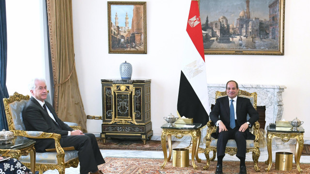 A handout photo made available by the Egyptian Presidency shows Egyptian President Abdel Fattah El-Sisi meeting CIA Director William J. Burns at the Al-Ittihadiya Palace in Cairo, Egypt, 07 April 2024